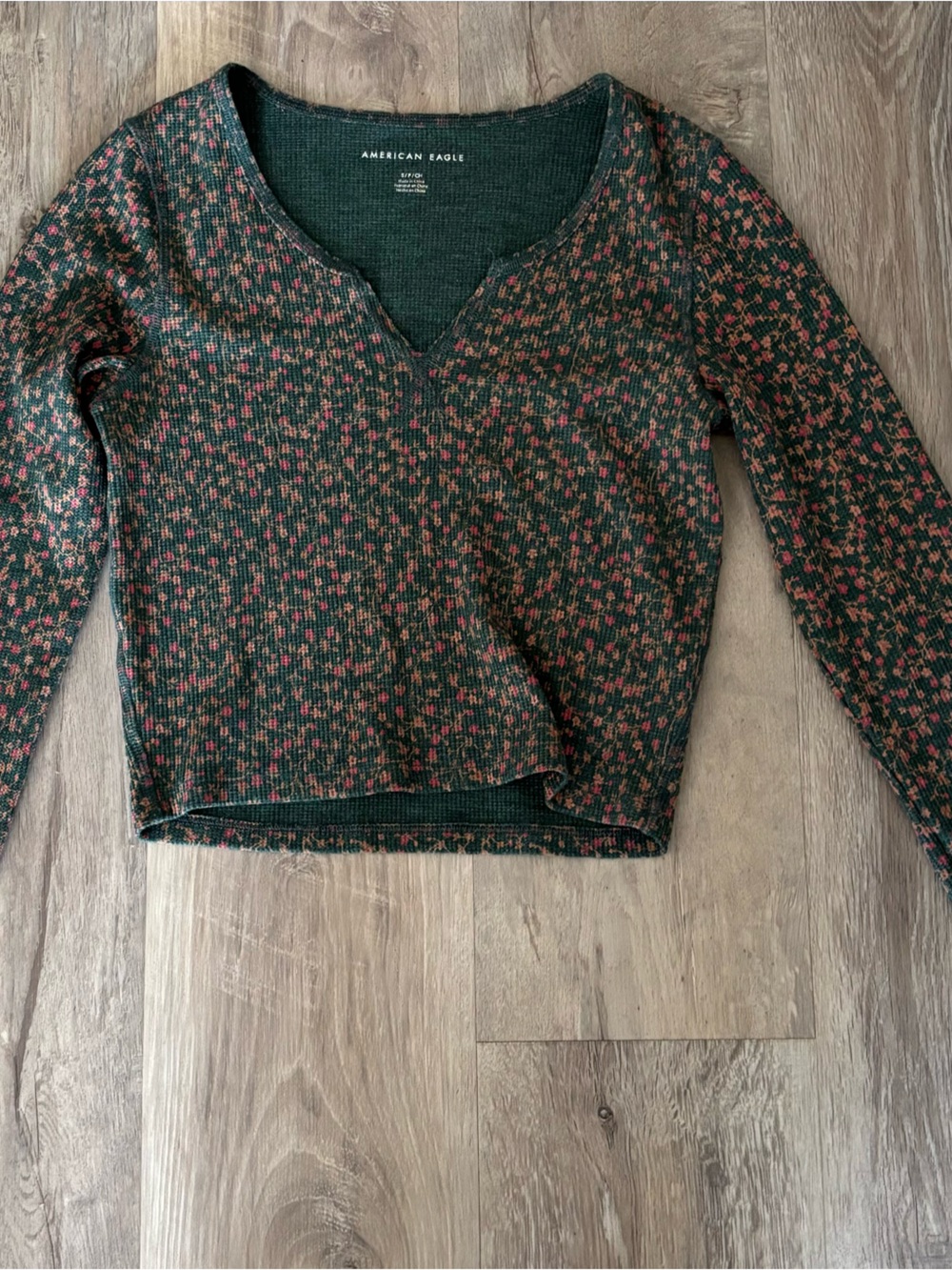 American Eagle Outfitters Dark Green Ribbed Top with Pink Floral  Print S